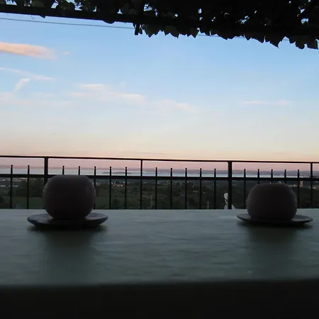 Apartment Mit Blick Auf Den Gardasee