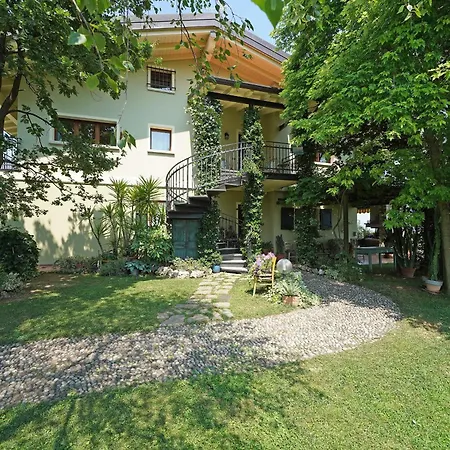 Apartment Mit Blick Auf Den Gardasee *